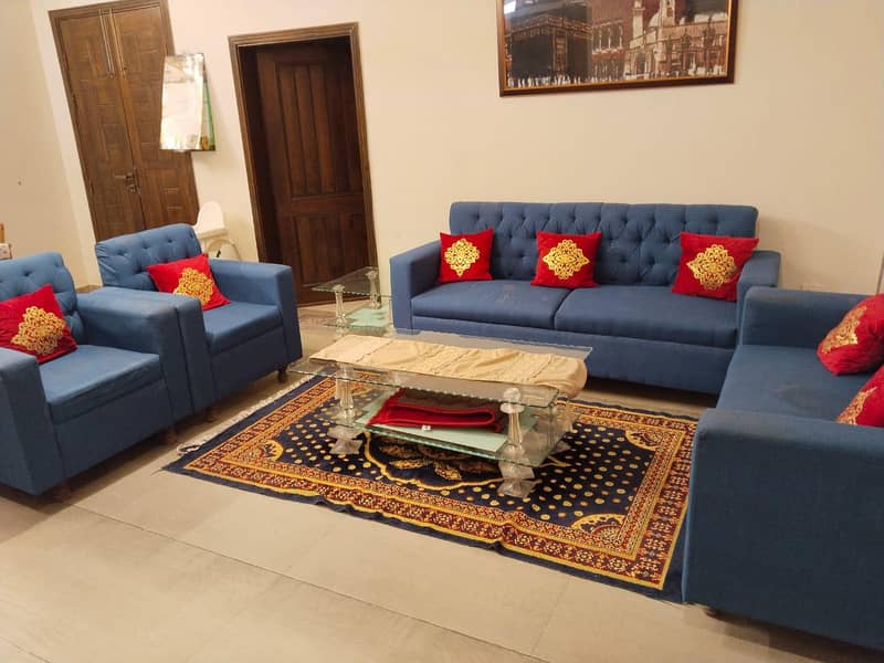 7 seater sofa like new with 3 tables 3