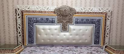 Like new Bed and dressing table set, bedroom furniture