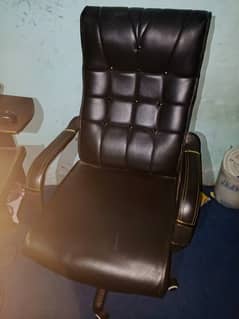 Office chair for sale 3 month use urgent sale