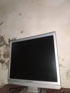 Samsung 17-inch LCD Monitor (Model 713N) – Perfect Working Condition
