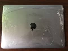 MacBook Pro 2017 i7 touch bar 16/256ssd