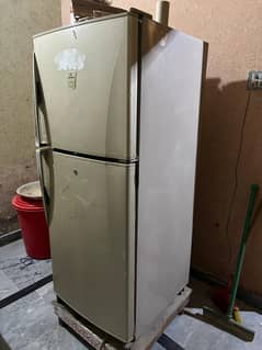 dawlance fridge for sale medium size