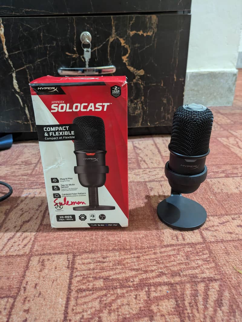 Hyper x Solocast Microphone with Microphone Boom Arm 0