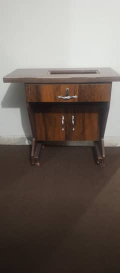 Sweing machine Table