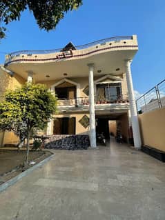 Beautiful And Luxurious House