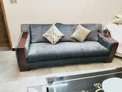 3,2,1 seater sofa set.