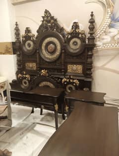 Bed with 2 side tables