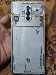 red magic 8pro 12+12/256 gb  condition 10/10