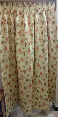 curtain in very good
