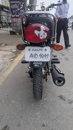 honada 125 in geniun condition