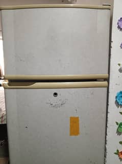 PEL REFRIGERATOR MEDIUM SIZE FOR SALE