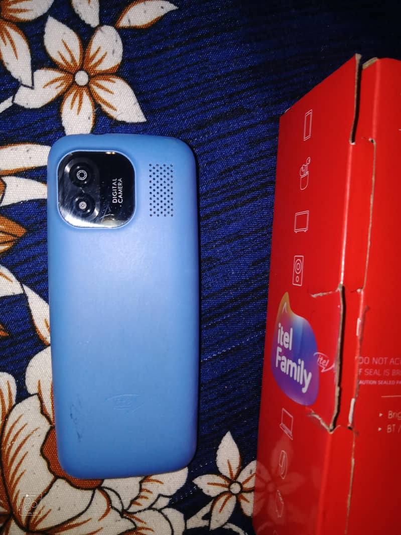 itel new mobile open box only without charger with big screen 4