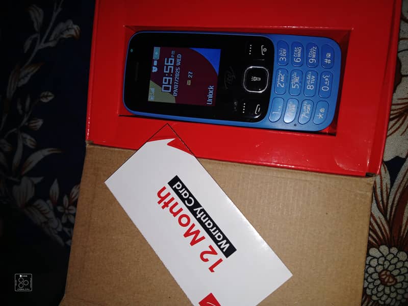 itel new mobile open box only without charger with big screen 7