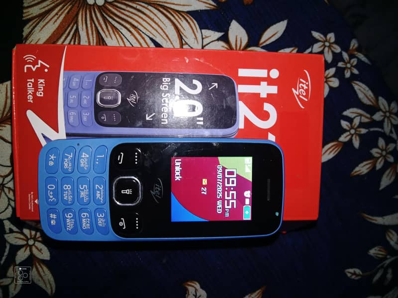 itel new mobile open box only without charger with big screen 10