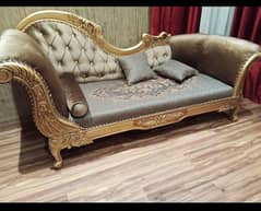 Dewan and 2 chairs