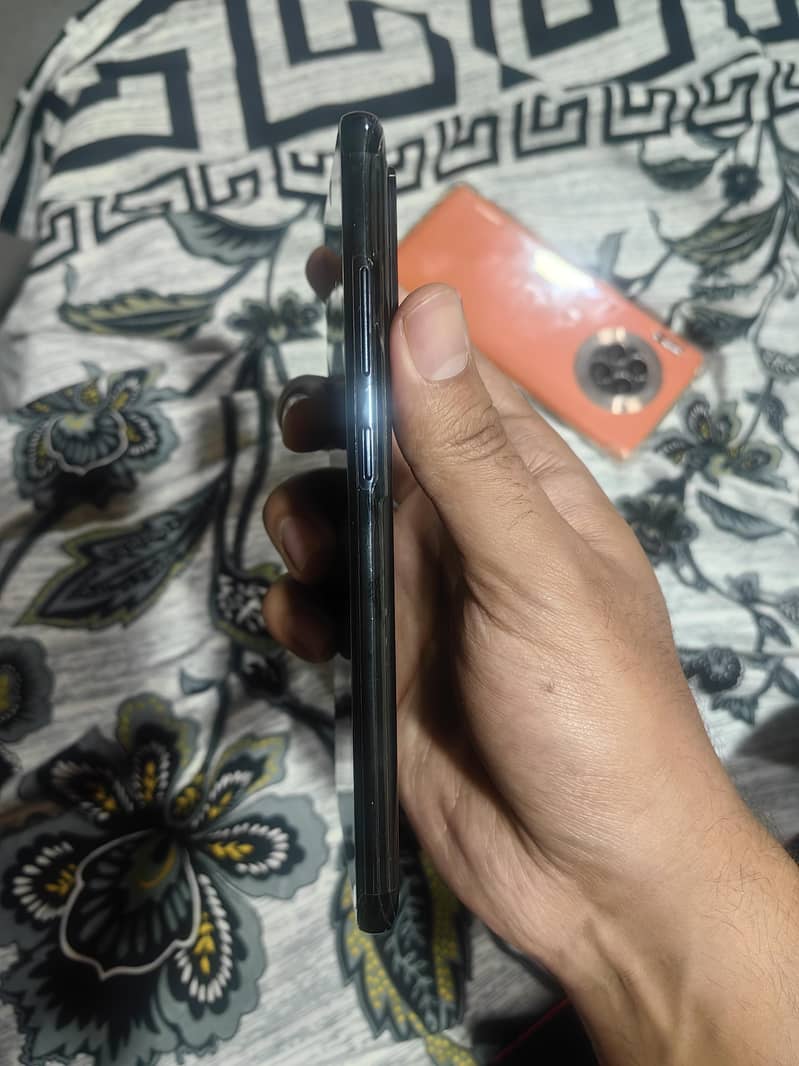 Samsung S20 Ultra 5g Non pta with working SCOM Sim 3