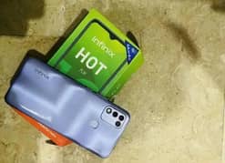 Infinix hot 10play 4/64 with box 10/9.5 condition only glass change