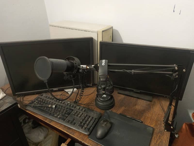 gaming and broadcast computer setup 0