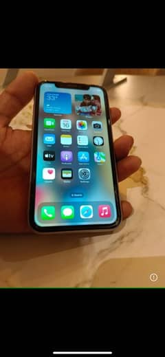 iPhone 11 just back broke baki 10/10