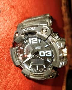 BRANDED SPORTS WATCH NEW. .
