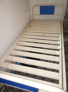 Patient bed
