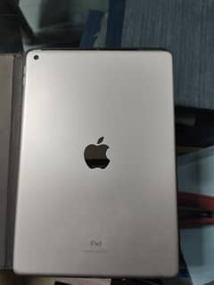 Ipad 9th generation with box,cable and charger 10/10 condition