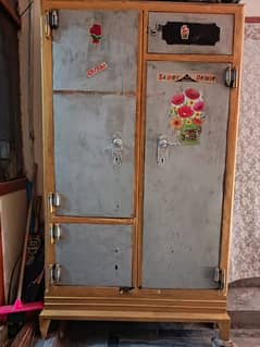 Iron Almari urgent for sale