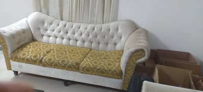 sofa seven seters in good condition