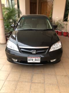 Honda civic well furnished with excellent maintenance i