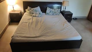 King Size Bed Set in Dark Wood Color