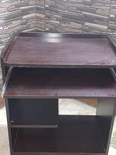 Computer table