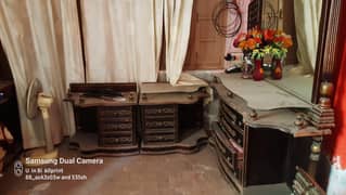 bed dressing bed table for sale in good condition