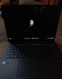 Asus Zenbook 14 ( Q415M )