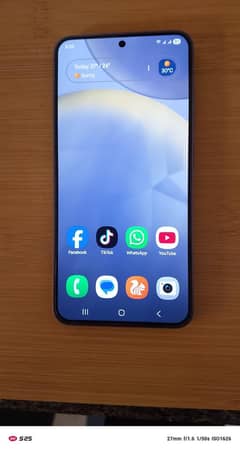 Samsung galaxy s24  8/256 gb