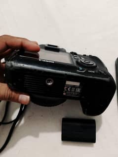 Canon 6D body battery charger condition 10/8 h but body karak h