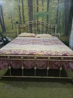 Queen Bed With Spring Mattress