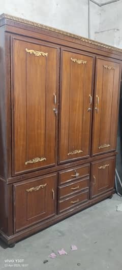 Bridal wardrobe solid wood in big size 10/10 condition