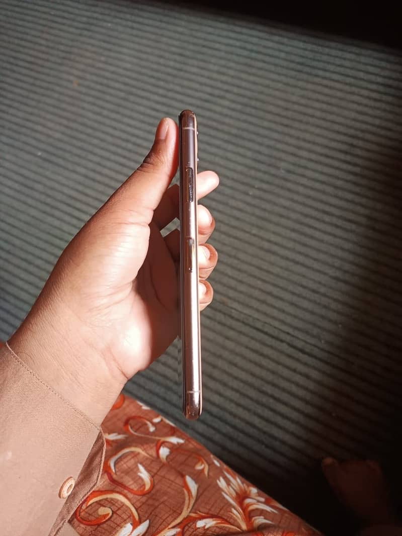 Iphone 11 pro max  exchange possible with iphone 13 1