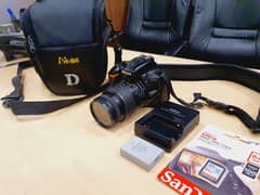 Nikkon DSLR D5500 Wifi/Touch Smart with Lens
