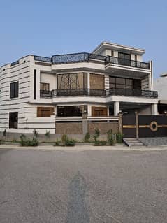 i - Block Major Road 5 ( 9.23 Marla ) Corner House Newly Constructed