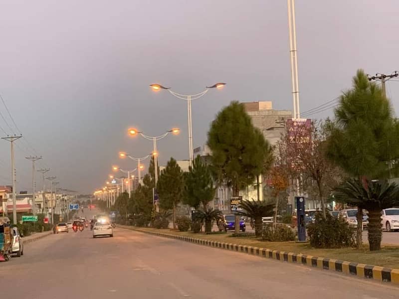 Y - Block Main Boulevard Kanal Plot Available 3