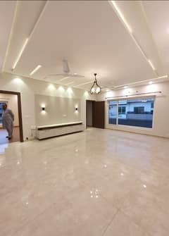 14 Marlas Luxurious Upper Portion Tile Flooring With Servant Quarter Gas Electric Separate Plus Boring G-13