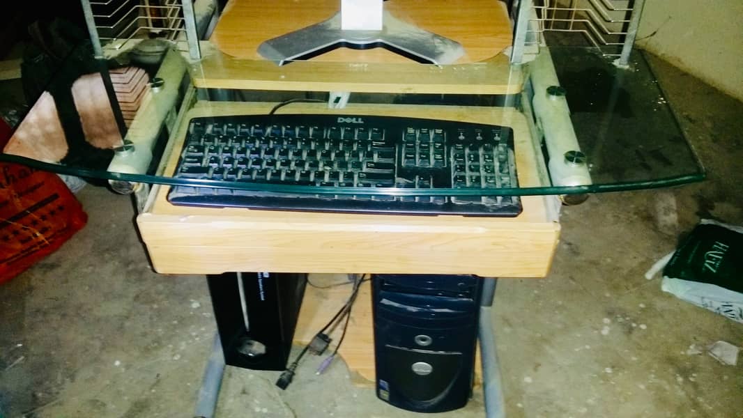 Desktops/ Computer For Sale, In Working Condition with Trolley 6