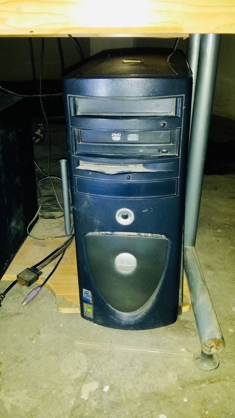 Desktops/ Computer For Sale, In Working Condition with Trolley 7