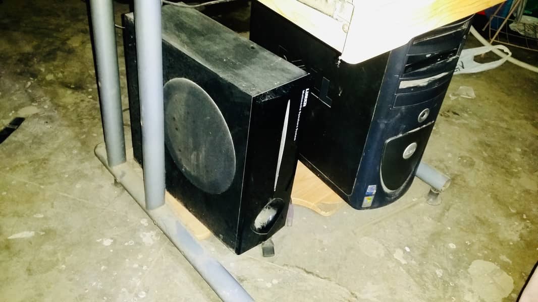 Desktops/ Computer For Sale, In Working Condition with Trolley 12