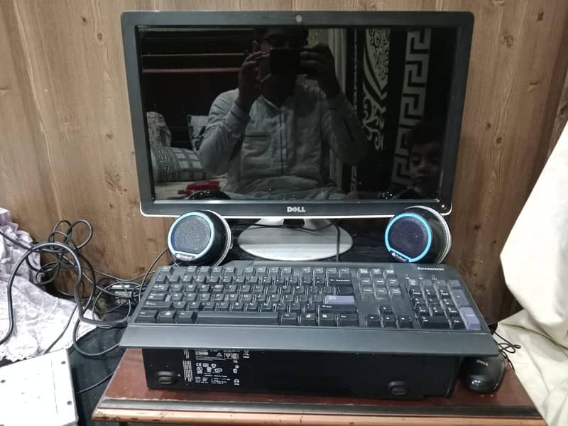 22 inch led  2 audionic speaker 1 keyboard 1 mouse with all wires 0