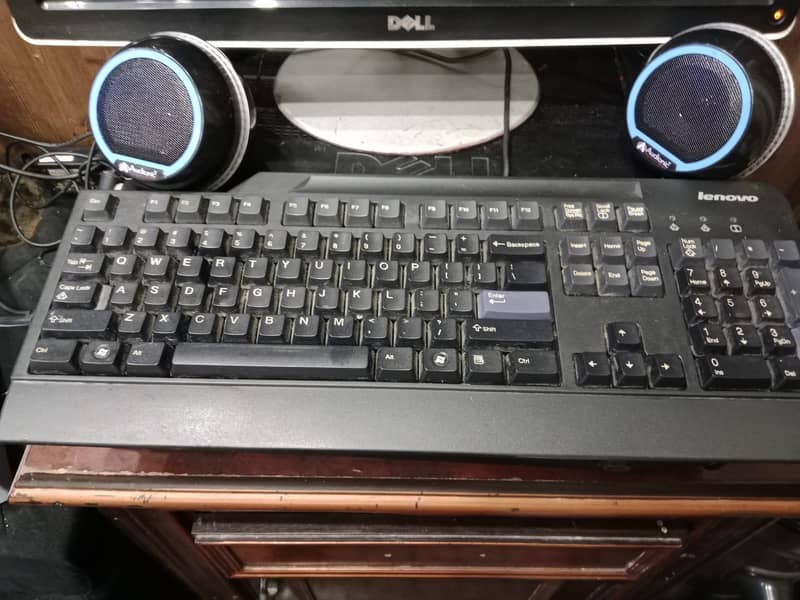22 inch led  2 audionic speaker 1 keyboard 1 mouse with all wires 2