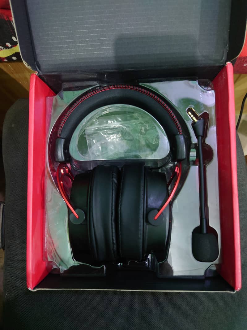 HyperX Cloud Alpha Wired Only 3 Weeks Used with Box & Mic 2