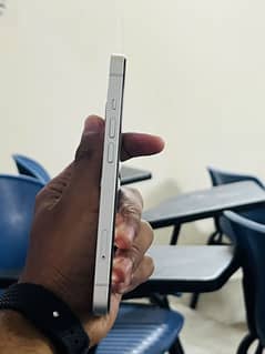 Iphone 13 jv 128gb white 10/10