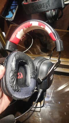 HEADPHONES